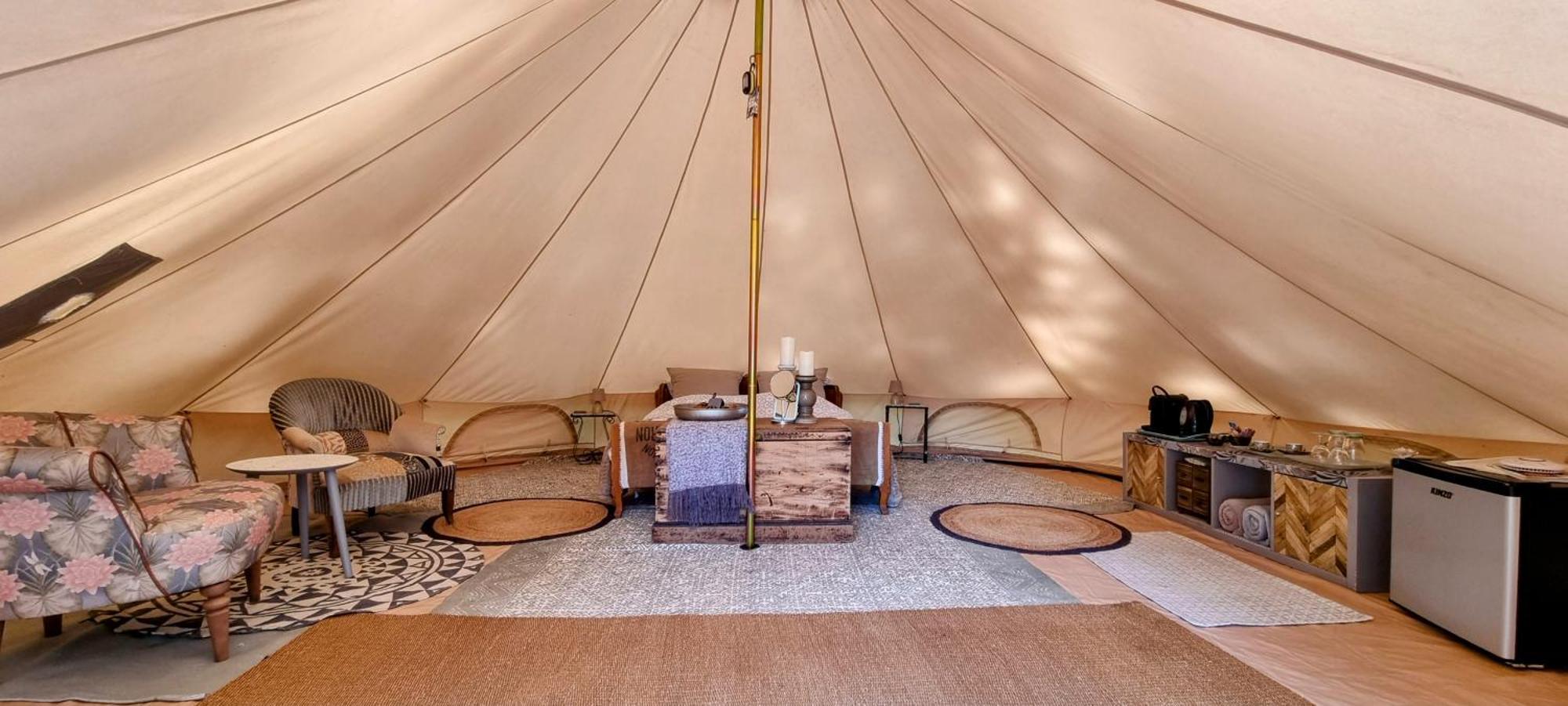 Luxury Bell Tent At Camping La Fortinerie Mouliherne المظهر الخارجي الصورة