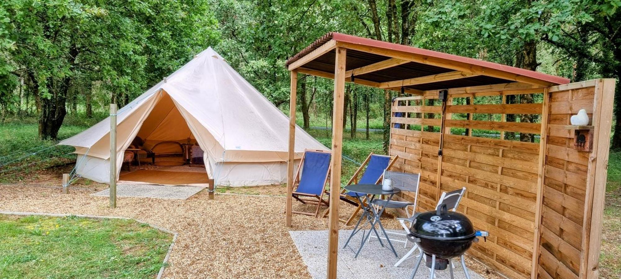 Luxury Bell Tent At Camping La Fortinerie Mouliherne المظهر الخارجي الصورة